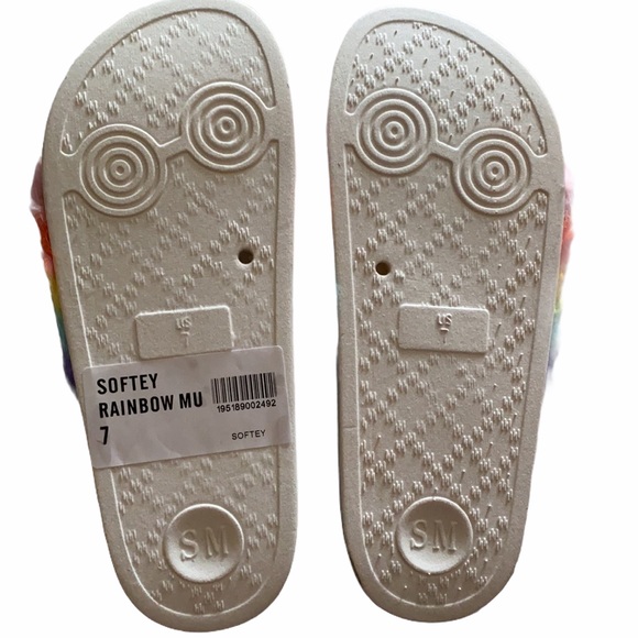 NEW Steve Madden rainbow fuzzy slides /sandals - Picture 6 of 9